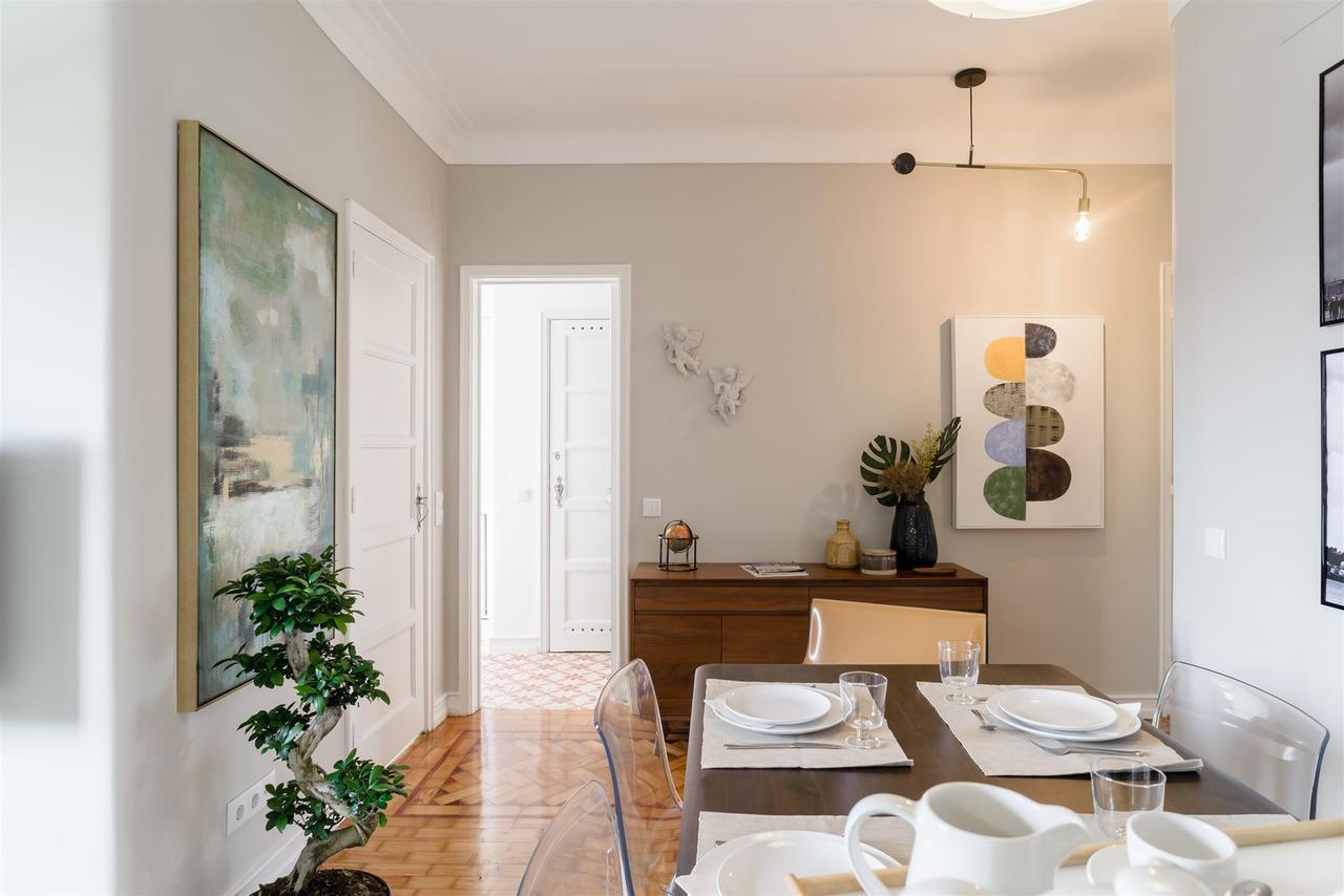 Pedrouços 37 * Lisboa